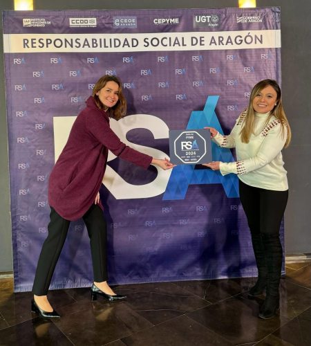 Lidia Rodila y Victoria Coca recogen el sello RSA 2024
