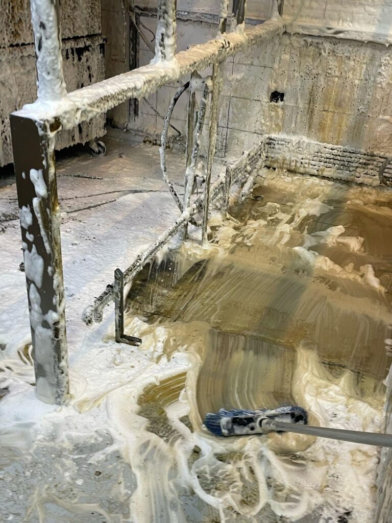Proceso de limpieza de campanas y conductos de cocina 