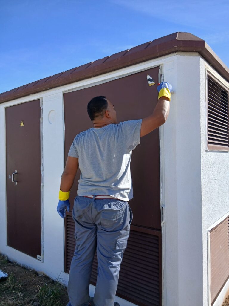 Durante un buena limpieza de grafiti Rodila Plus